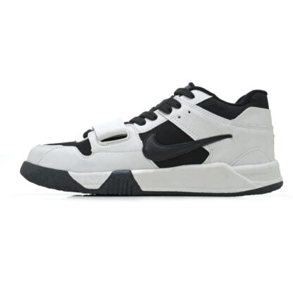 Jordan Travis scott jumpman Jack (Branco/preto)