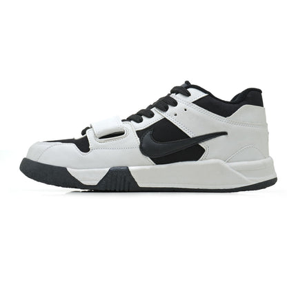 Jordan Travis scott jumpman Jack (Branco/preto)